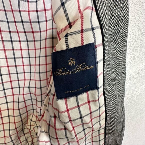 Brooks Brothers Wool Herringbone Elbow Patch Blazer | Size 2 - Picture 11 of 14